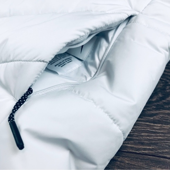 Nike Women's Therma Fit Repel Reversible Leopard Print Golf Vest XL - DA3220-025 - Picture 3 of 10